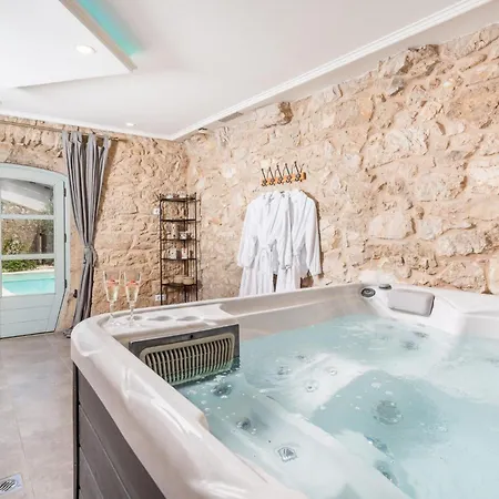 Violeta Hotel